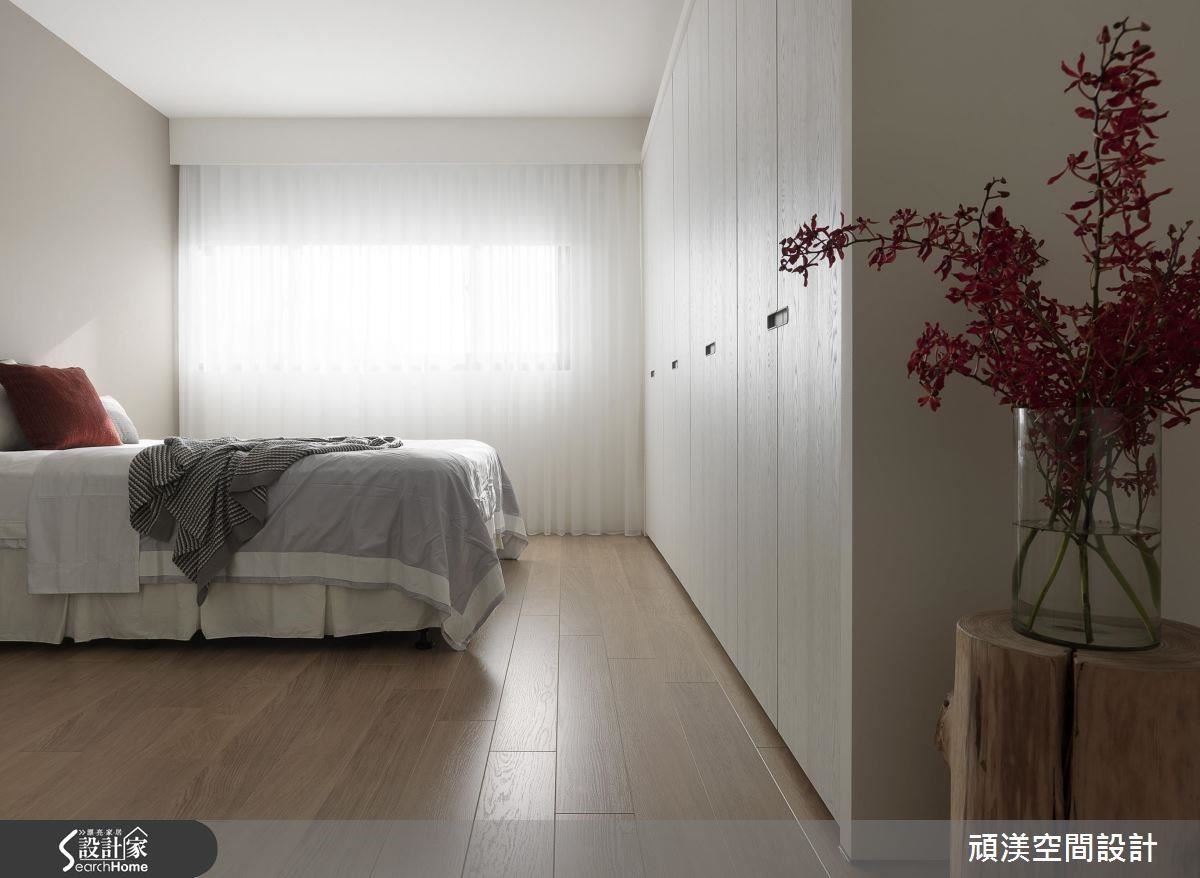 這棟 60 坪大,住商混合的獨棟新成屋,頑渼空間設計如