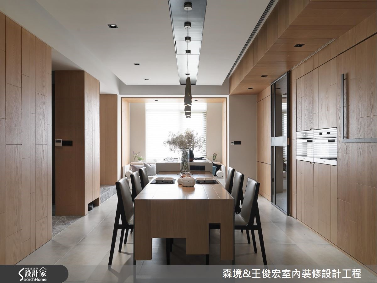 本案位在中國南方的浪漫水鄉,學成歸國的新婚夫妻偕愛