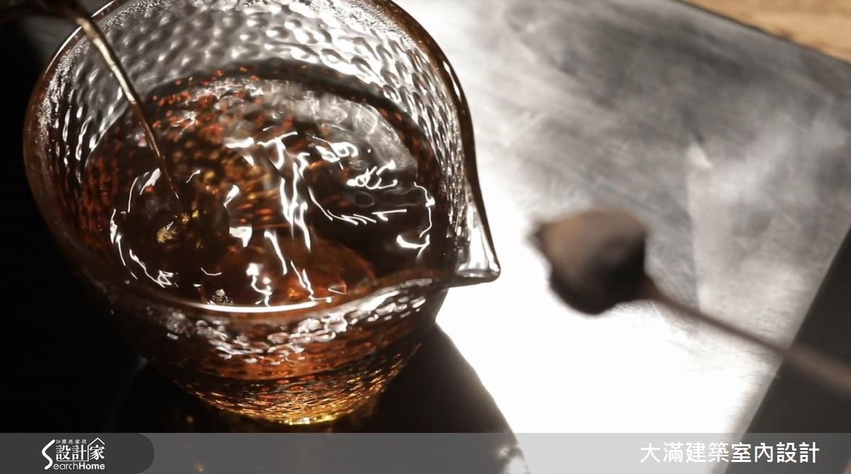 滿林昌設計師,在訪談的過程中,給人像是大海般的感覺