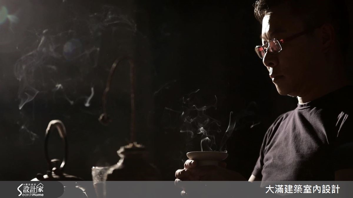 滿林昌設計師,在訪談的過程中,給人像是大海般的感覺
