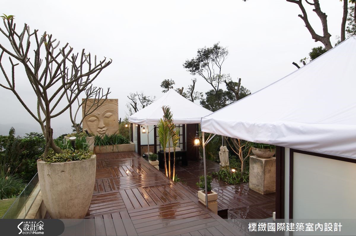 人氣歷久不衰的景觀餐廳「 THE TOP 屋頂上」,向來是