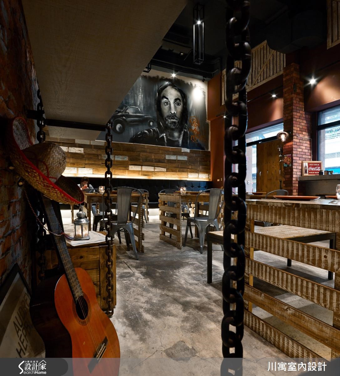 前身為中古屋的 9.5 坪美式風餐廳,為了讓餐廳氛圍更