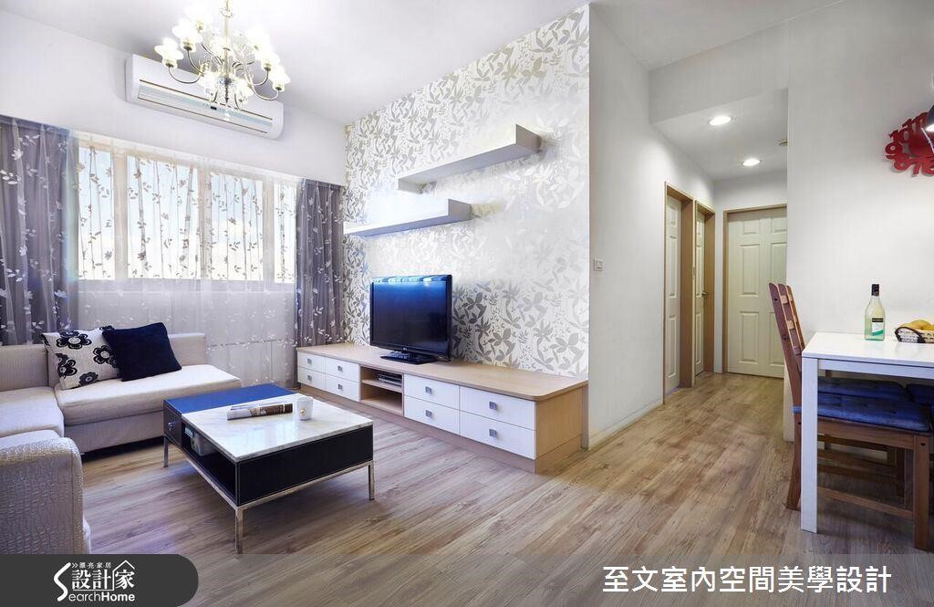 首先,利用系統家具、線簾取代隔間,接著去除不必要的設計元素,最後直接在地坪舖設超耐磨地板,就能達成有效減省預算的目的。 首先,利用系統家具、線簾取代隔間,接著去除不必要的設計元素,最後直接在地坪舖設超耐磨地板,就能達成有效減省預算的目的。