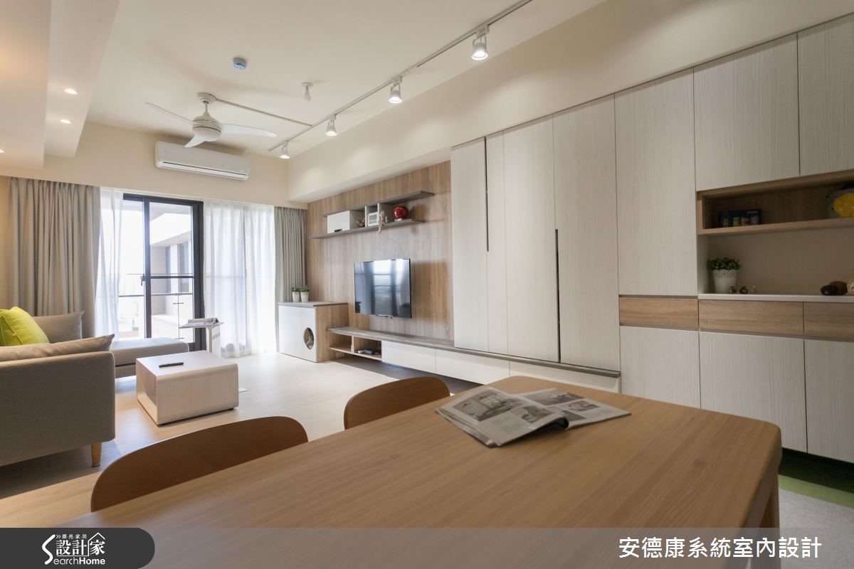 30 坪新成屋擁有採光良好採光與通風,僅需修飾客廳大