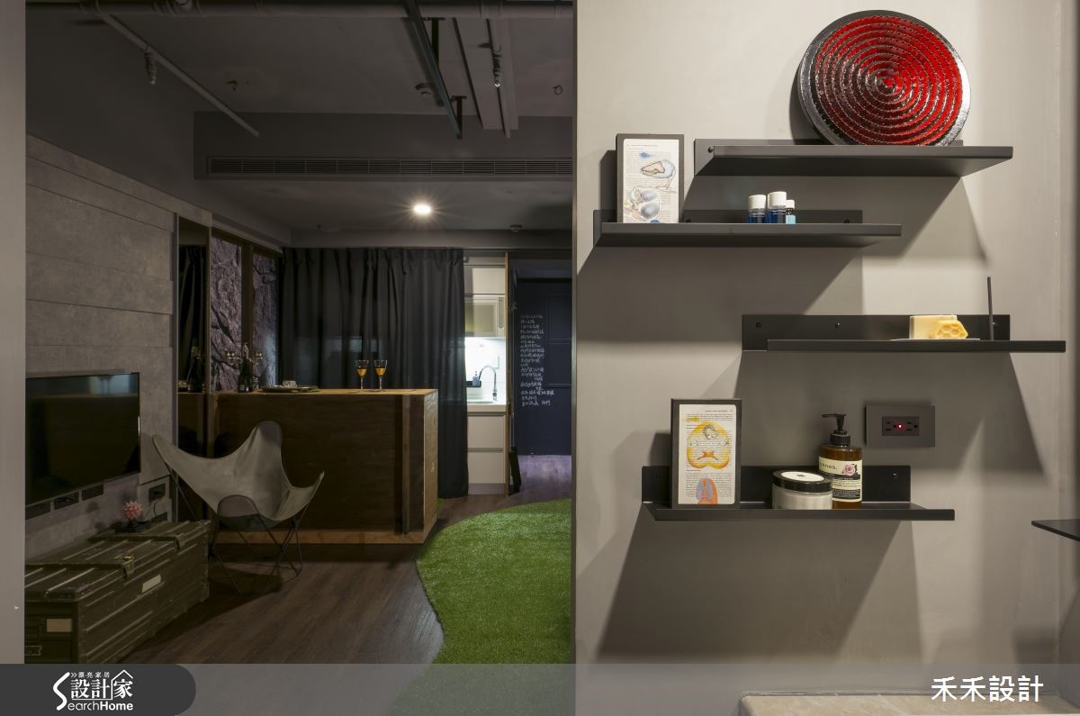 屋主在購買20坪的宅居後,發現裝潢風格與自己個人的品