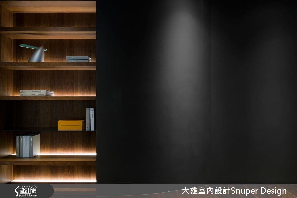 林政緯設計師以 Penthouse 的概念,從梯間到室內,以