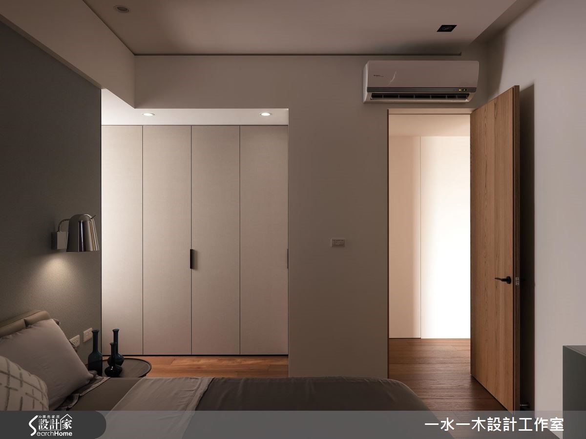 設計師規劃一道不做滿的電視牆、重塑居家場景,不僅滿