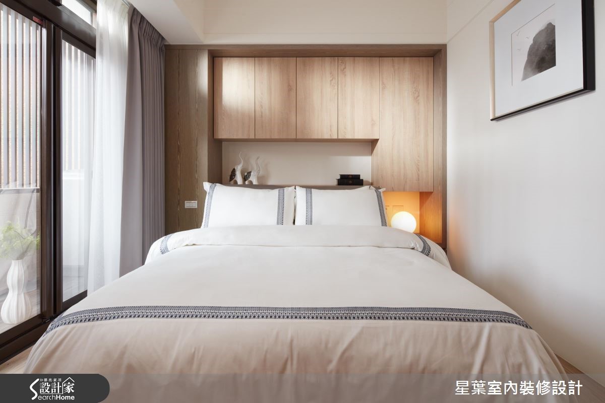 面對屋齡已逾 20 年、有著採光與收納問題的陰暗老屋,