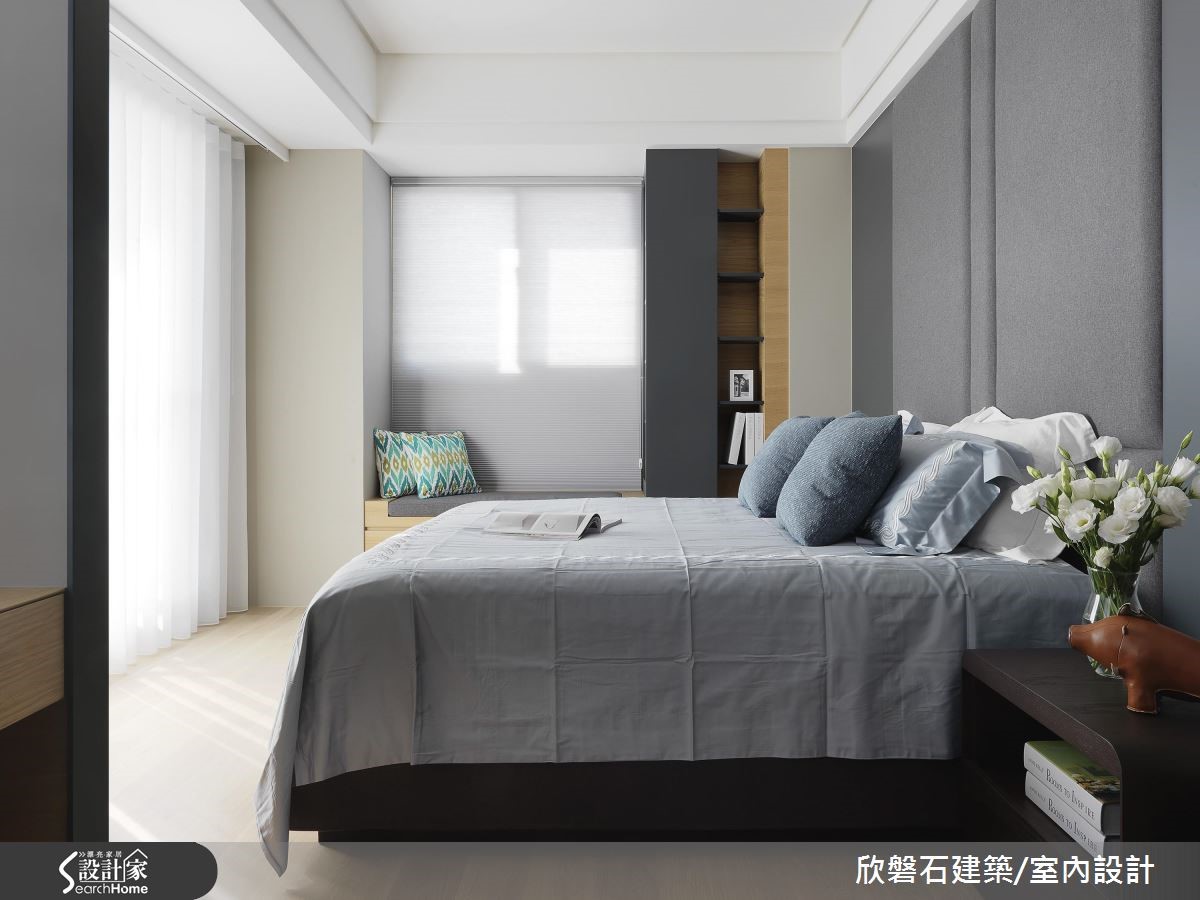 開放、敞亮的 71 坪單層住宅,以俐落的灰階對比作為主