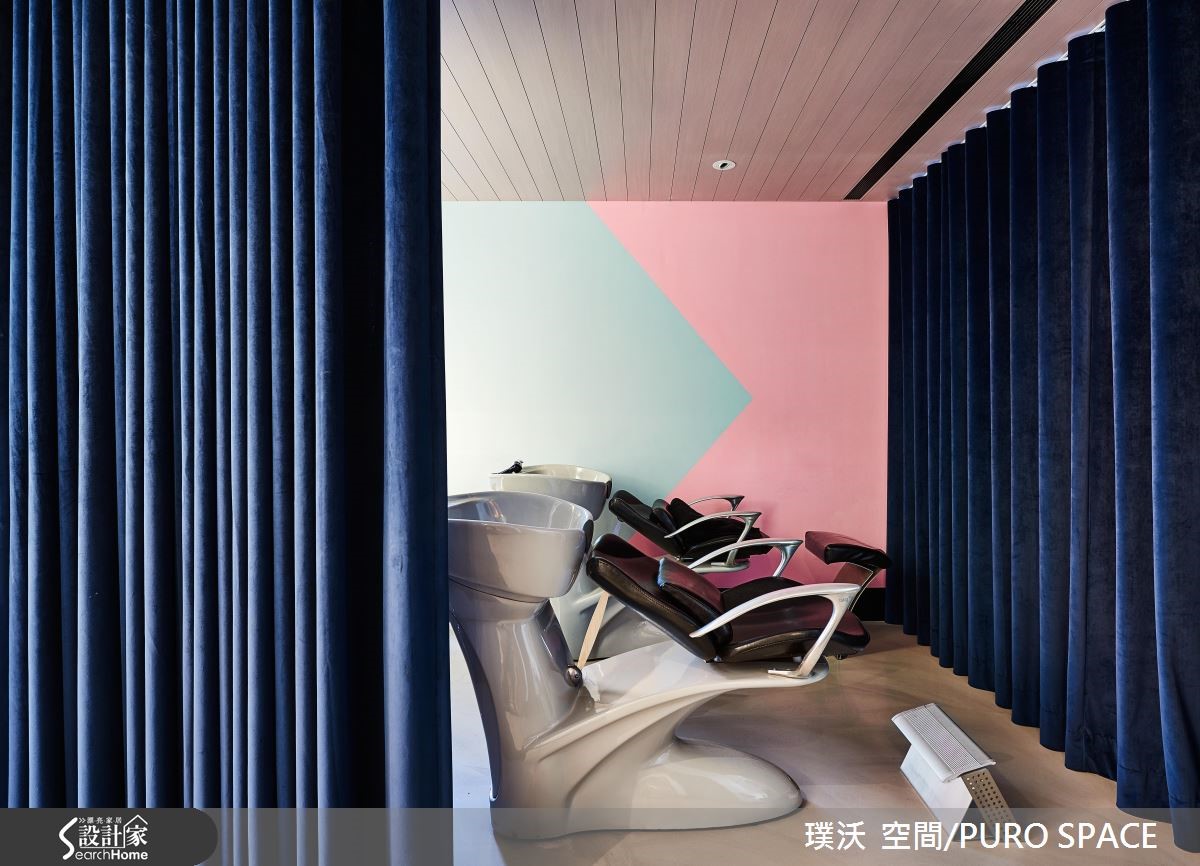 聯合建築團隊打造的 7 樓建築 AVEC SALON ,大廳與外