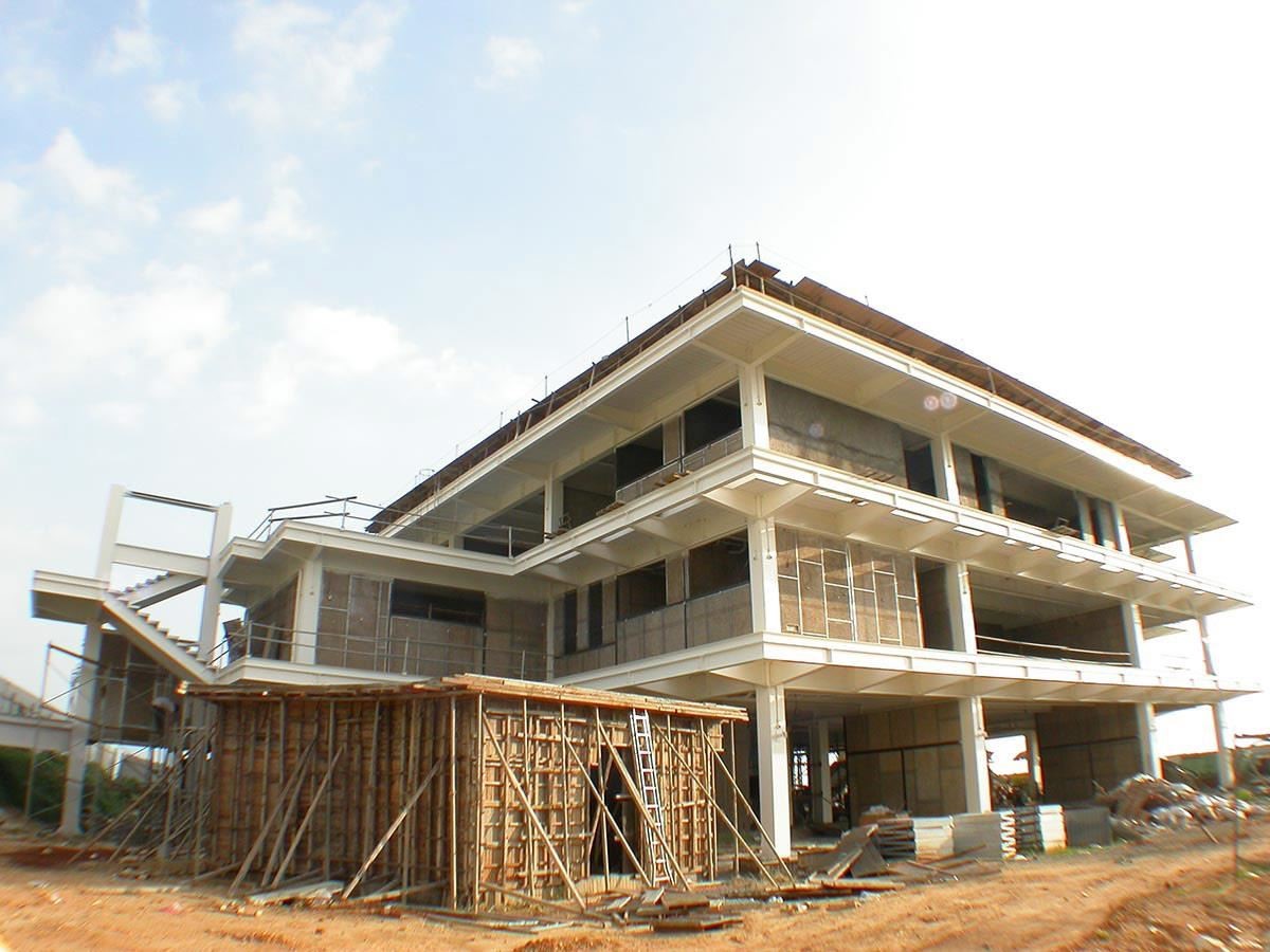 鑽泥板實際用在建築外層的隔熱實例。 鑽泥板實際用在建築外層的隔熱實例。