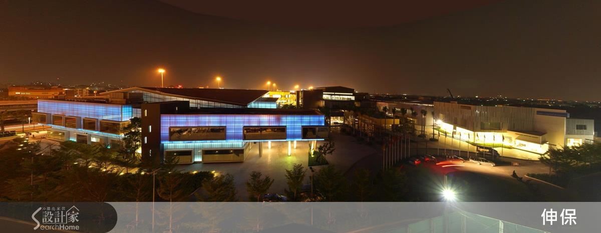 Crystal Design Center - 簡稱CDC,是一個大型複合式家具中心,於2010年開幕,主打設計師品牌的家具,如客廳用品、寢室、浴室、園庭擺設,在週末傍晚更有Weekend Market。 Crystal Design Center - 簡稱CDC,是一個大型複合式家具中心,於2010年開幕,主打設計師品牌的家具,如客廳用品、寢室、浴室、園庭擺設,在週末傍晚更有Weekend Market。