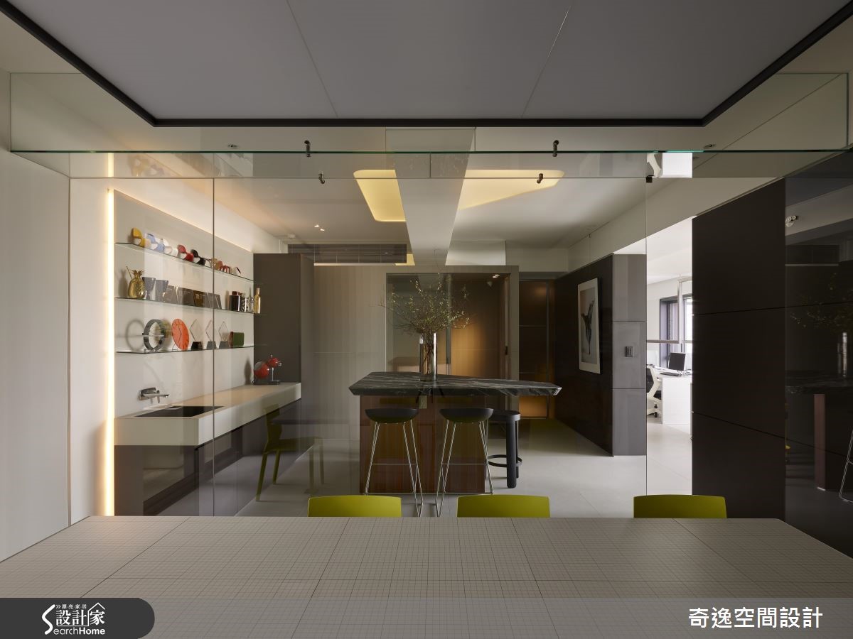 31.5 坪老屋,是奇逸空間設計團隊的商辦場域,設計師