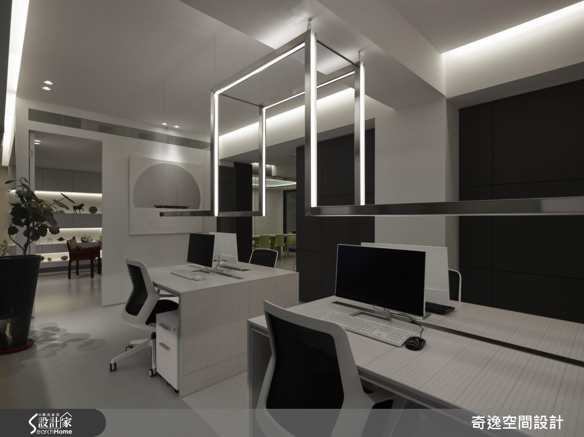 31.5 坪老屋,是奇逸空間設計團隊的商辦場域,設計師