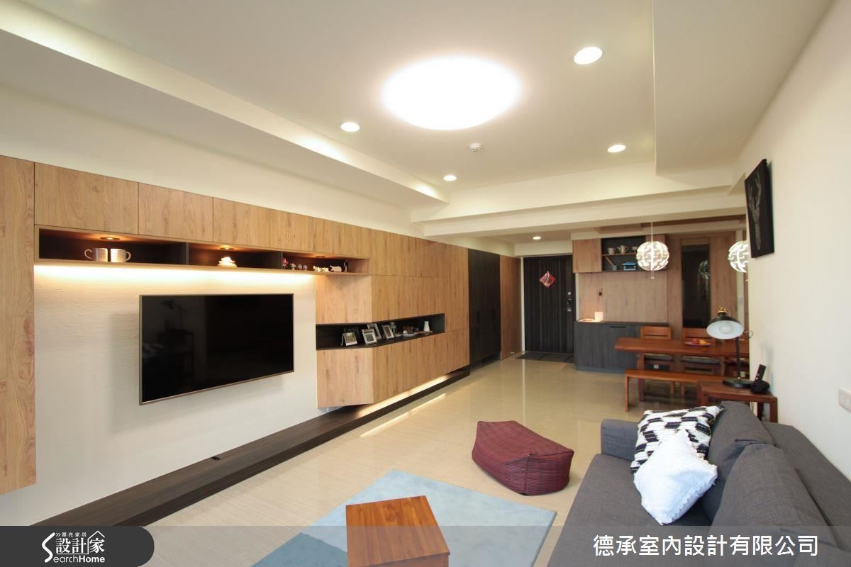 壁掛電視搭配珪藻土電視主牆,延伸至玄關的系統收納櫃,沒有複雜的裝飾技巧,只有純粹而實用的方便得宜。 壁掛電視搭配珪藻土電視主牆,延伸至玄關的系統收納櫃,沒有複雜的裝飾技巧,只有純粹而實用的方便得宜。