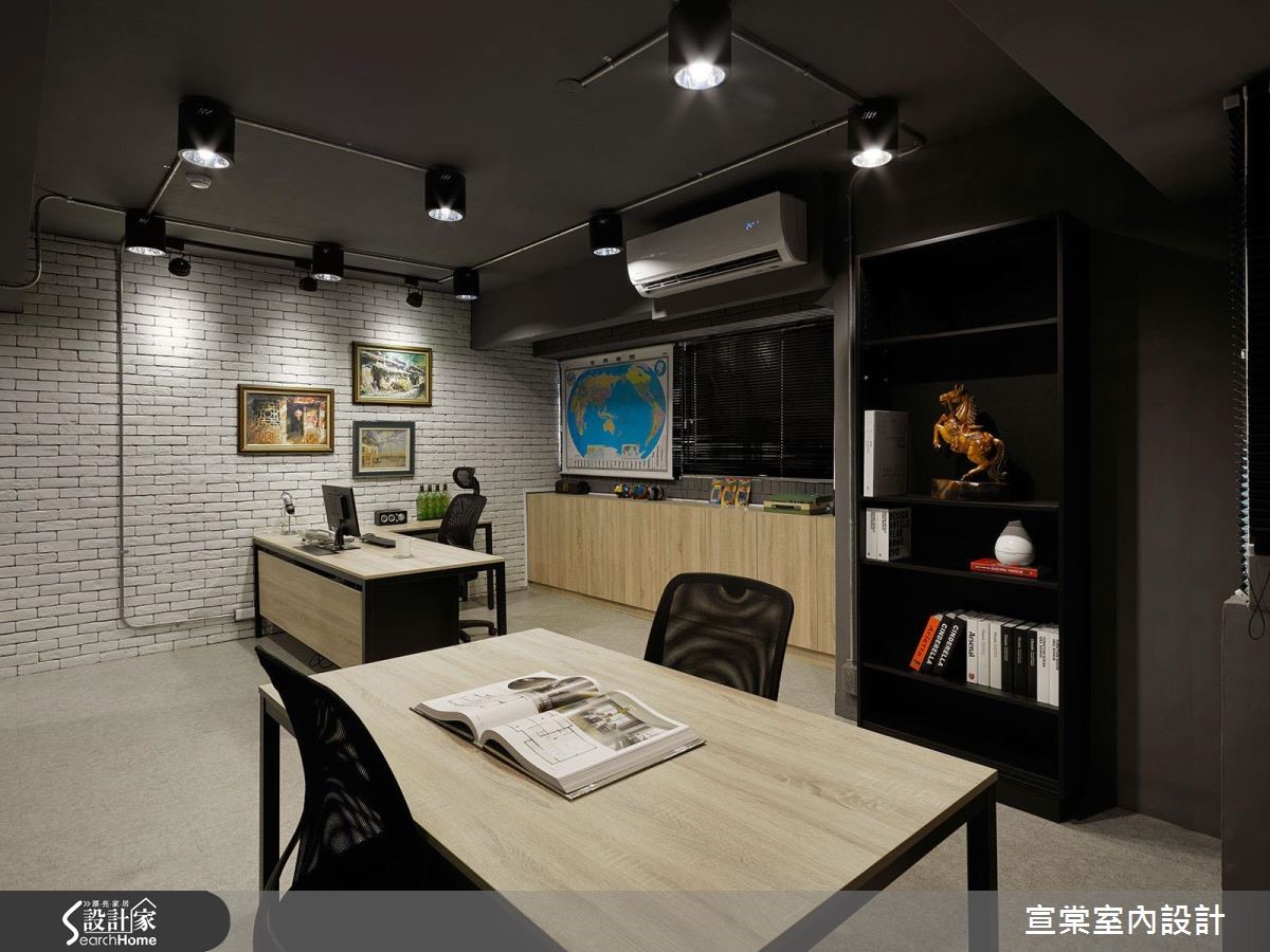 中性的工業風色彩蔓延一室,以黑、灰兩種冷色調鋪敘的