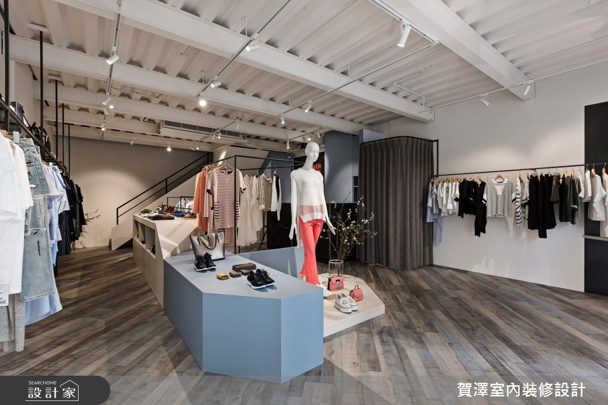 年輕的男業主厭倦科學園區的工程師生活,決心追求美的