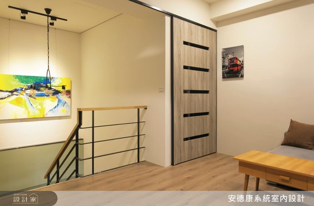 這是個具有個性化的居家空間,是屋主夫妻倆休閒歡樂的