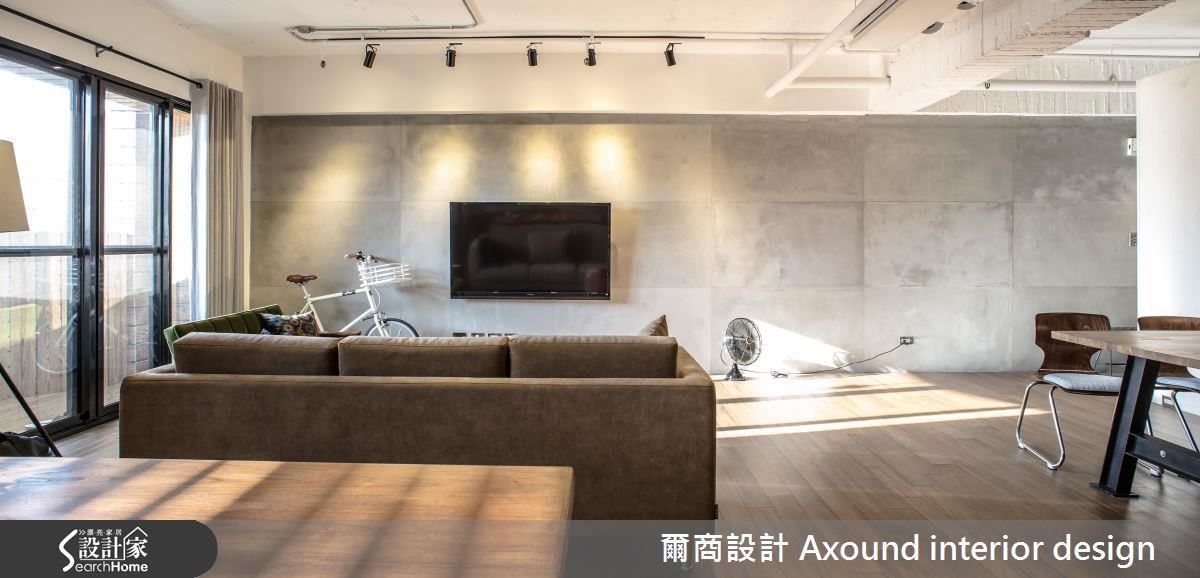 若將書房的玻璃輕隔間打開,即可形成全然通透的開放場域,讓光線得以順利舒展,充分感受光與空氣的流動。 若將書房的玻璃輕隔間打開,即可形成全然通透的開放場域,讓光線得以順利舒展,充分感受光與空氣的流動。