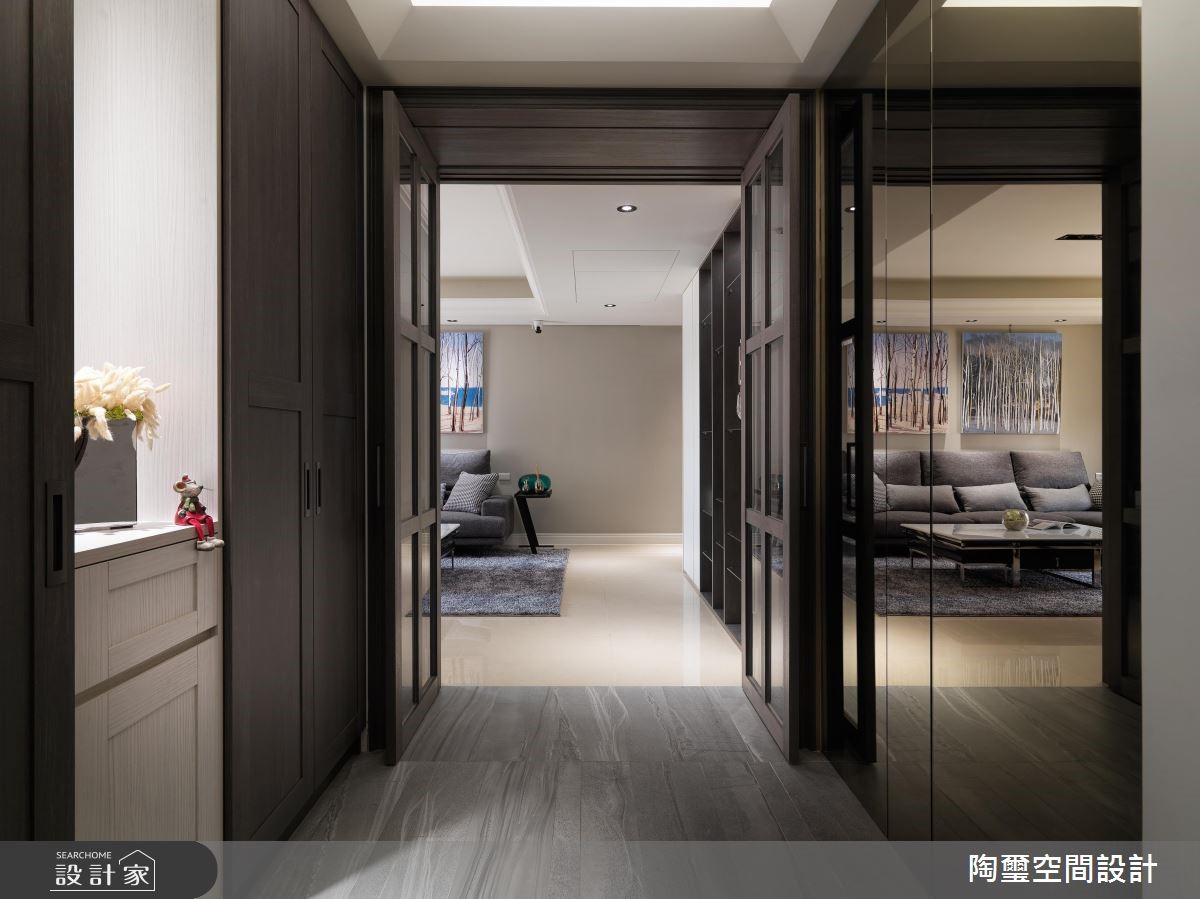 男主人在婚前已預先購置 60 坪屋案作為新婚宅,婚後透
