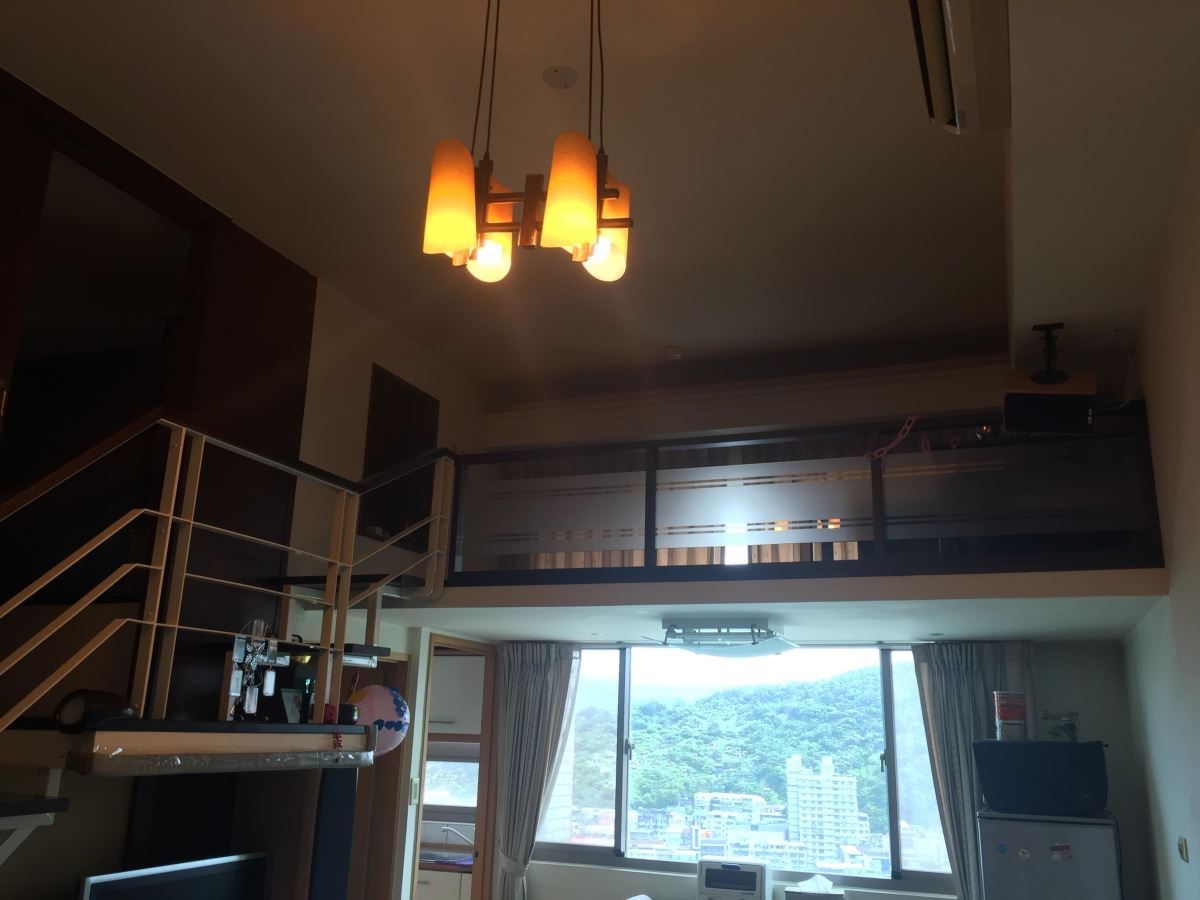 經過二、三十年的時光變遷,老屋的格局漸漸失去了實用