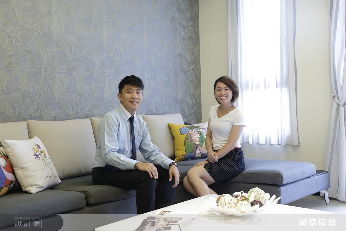 屋主(右)比較過後,選擇有安全認證的歐德,並交由詹士其設計師(左)團隊設計規劃。 屋主(右)比較過後,選擇有安全認證的歐德,並交由詹士其設計師(左)團隊設計規劃。