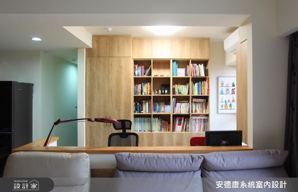 充沛的自然光隨窗入室,照亮北歐風的室內情境,烘托木