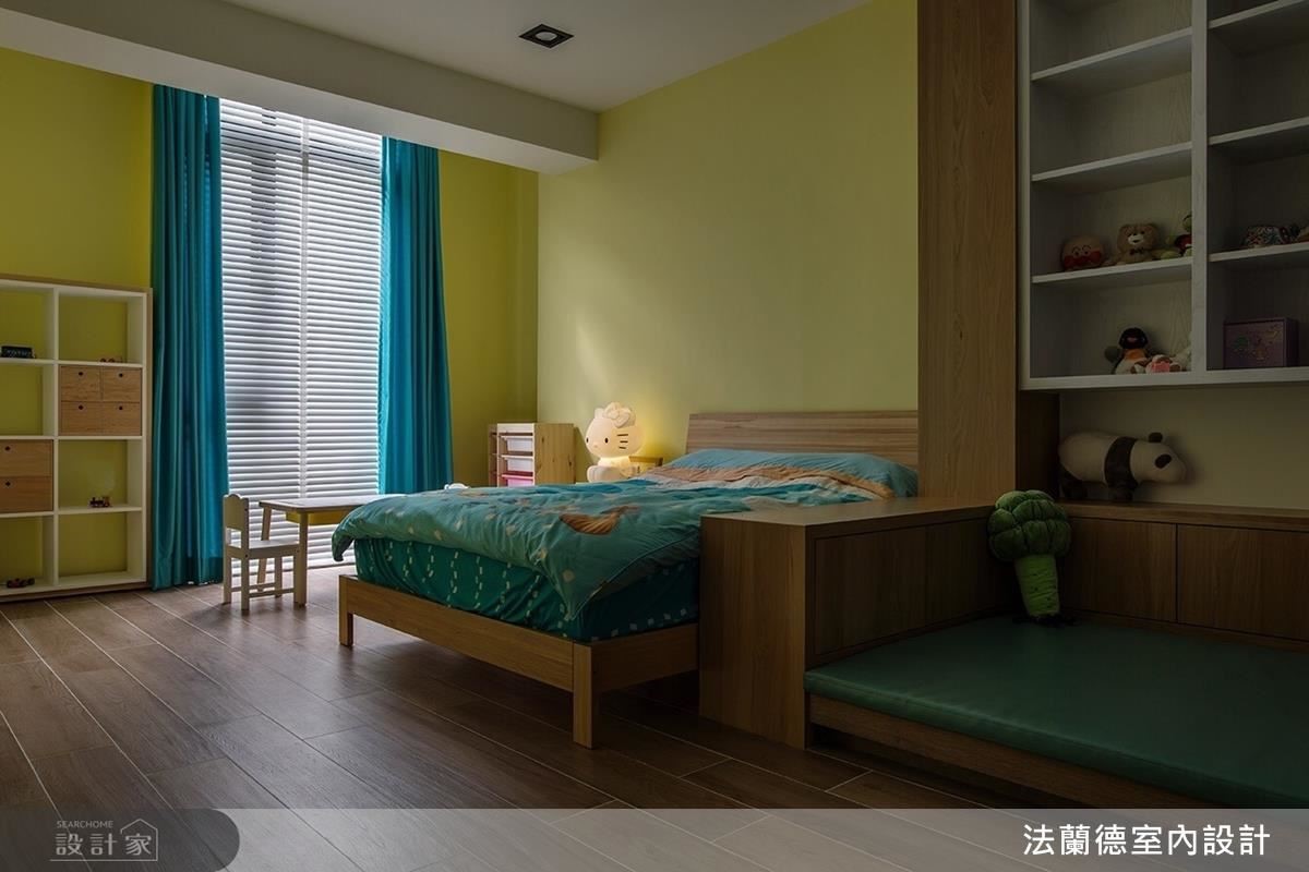 充滿童趣擺設與活潑色彩的女兒房,為屋主的寶貝女兒建構一個快樂小天地。 充滿童趣擺設與活潑色彩的女兒房,為屋主的寶貝女兒建構一個快樂小天地。