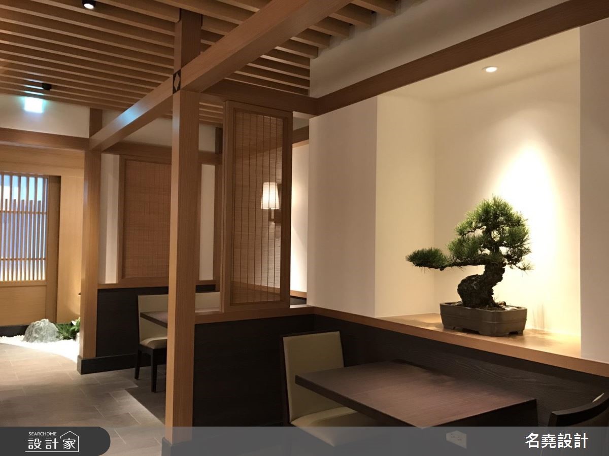在這個83坪的老屋空間裡,融入130年的鰻魚老店的職人