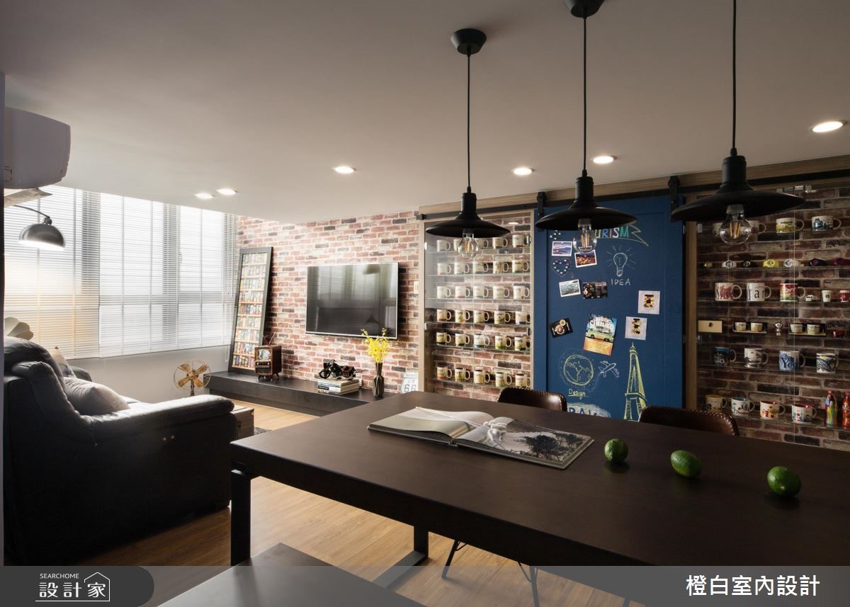 20 坪中古屋為夾層住宅,設計師結合美式風與 Loft 調