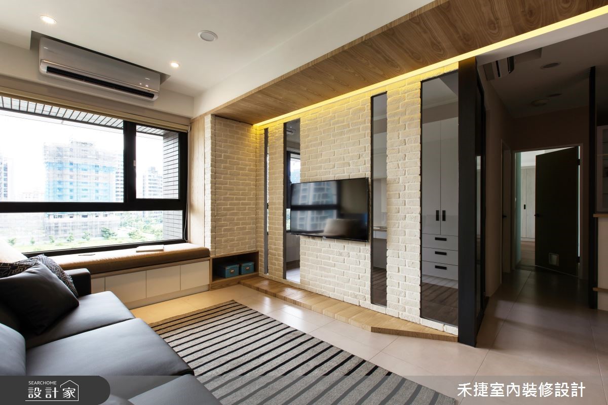 一家四口的小家庭、23 坪的居住空間,為了精省裝修預