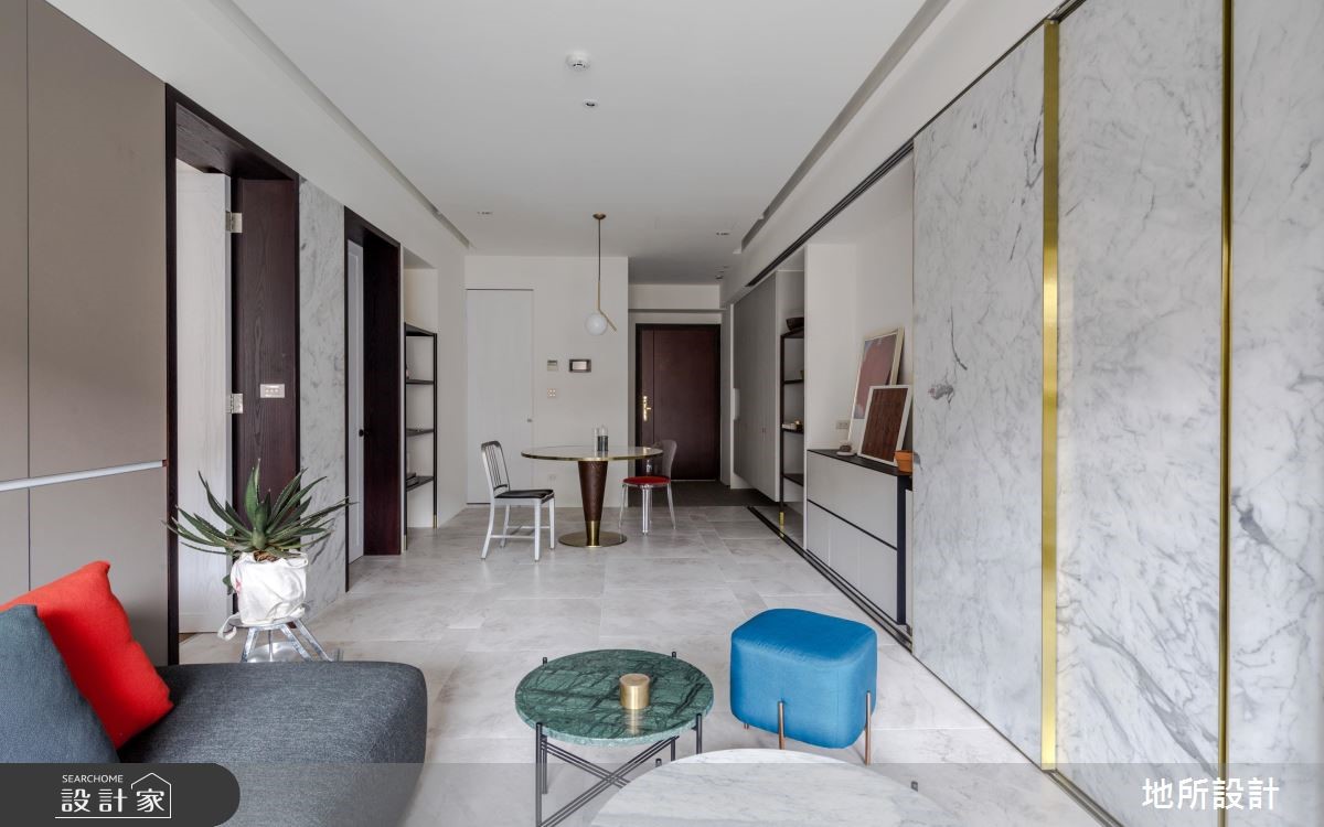 27 坪居宅,由於屋型偏狹長,且僅有單面採光,於是設