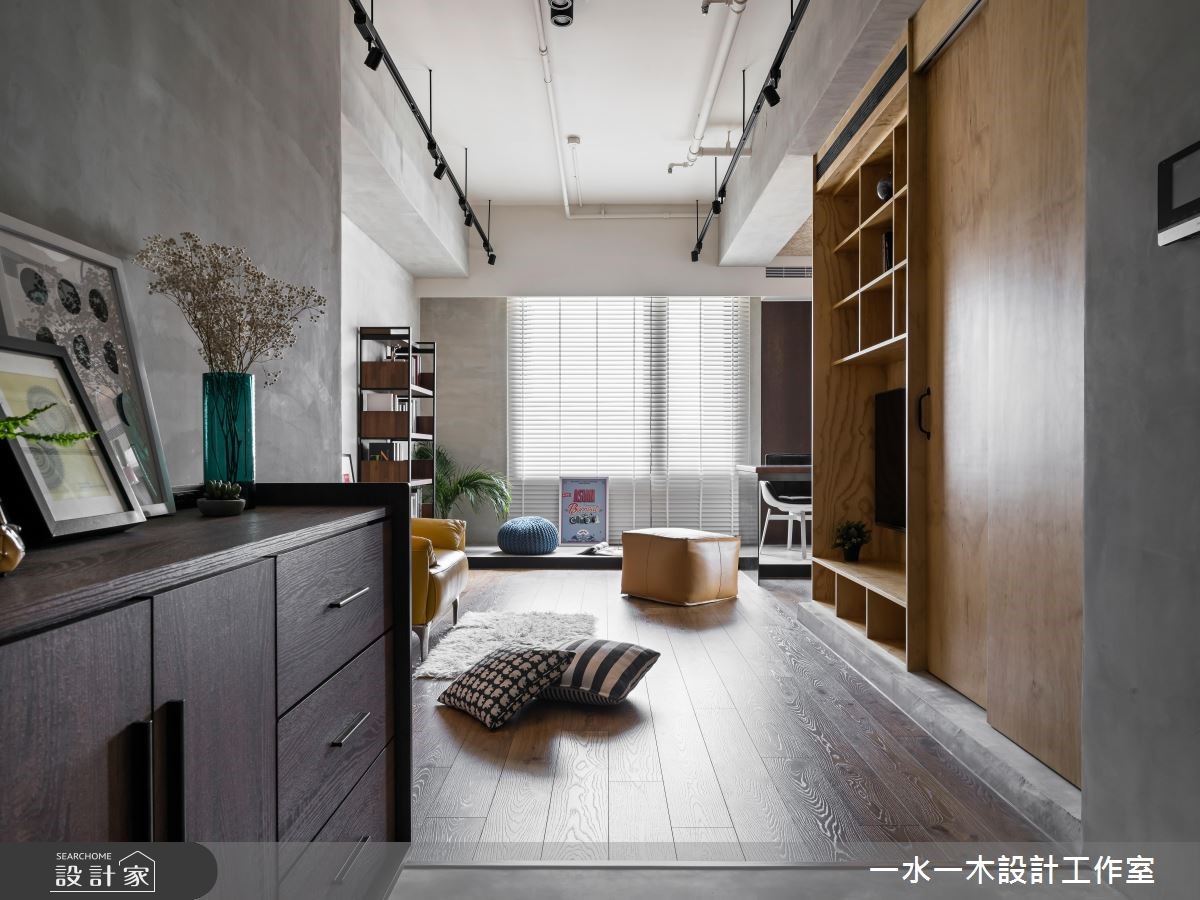 小夫妻帶著新生兒想在新家展開生活,但是 19 坪空間格