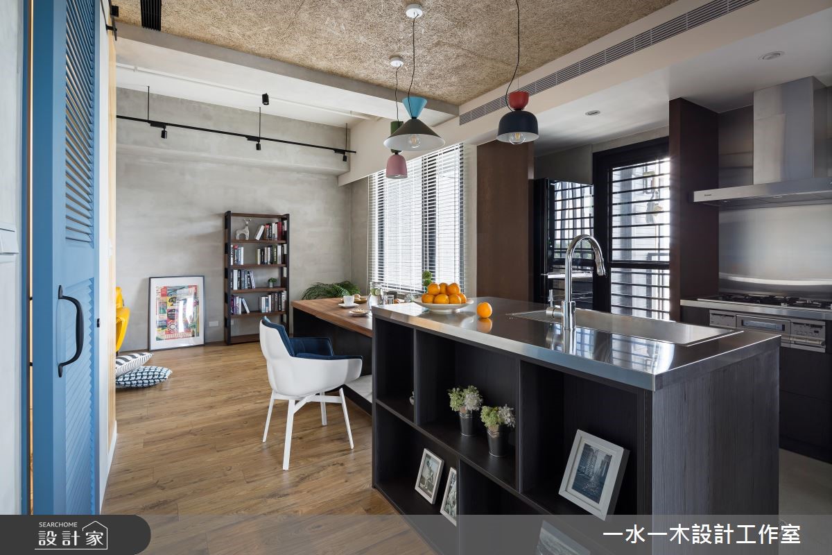 小夫妻帶著新生兒想在新家展開生活,但是 19 坪空間格