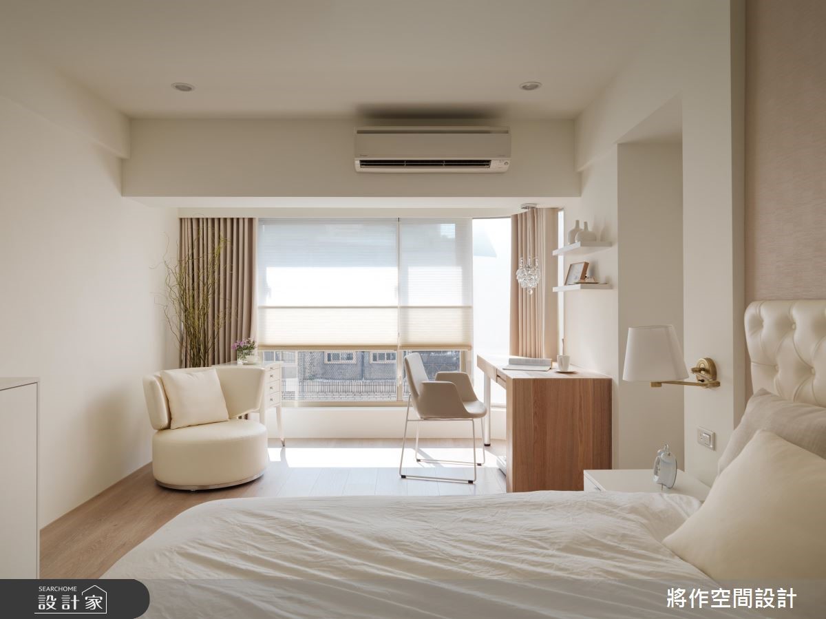 白色,經常給人冰冷之感,但在此 30 坪中古屋個案中,