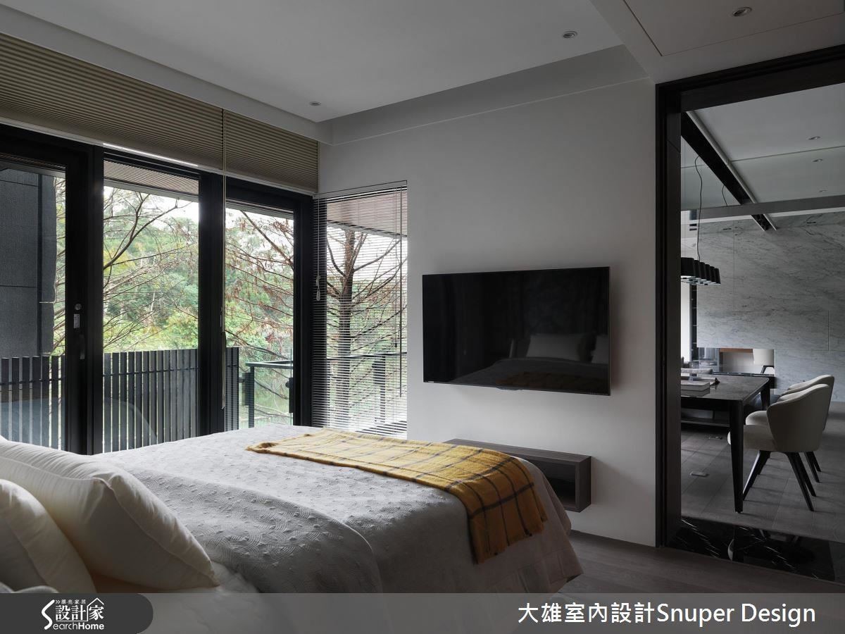 通透的長型場域,讓綠意盎然開綻在每個角落。 通透的長型場域,讓綠意盎然開綻在每個角落。