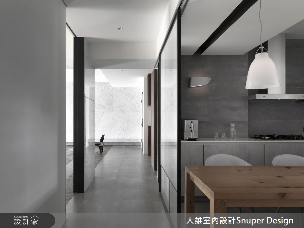 50 坪的現代風住宅,具有充裕的明亮光度,設計師透過