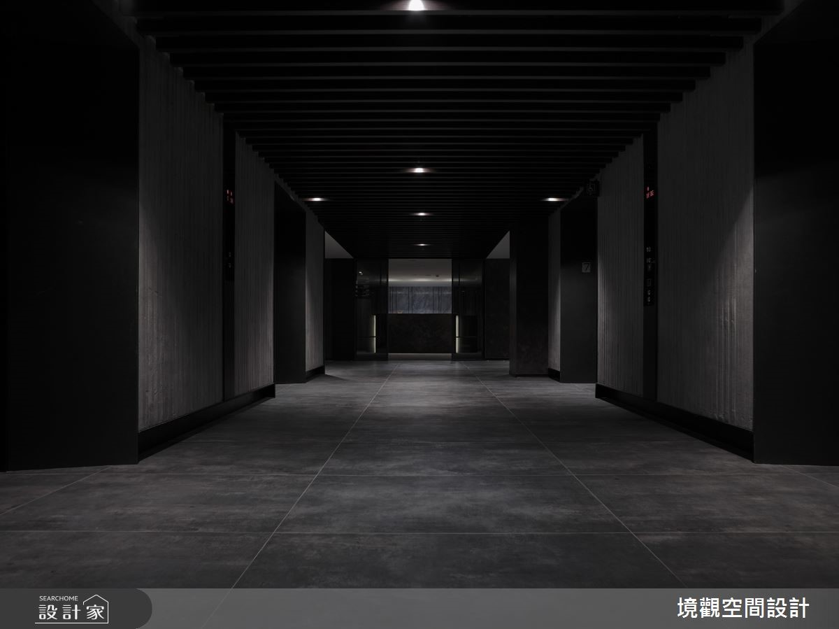 由老屋改造翻新的商務旅館,設計團隊融入裸露的立體紅