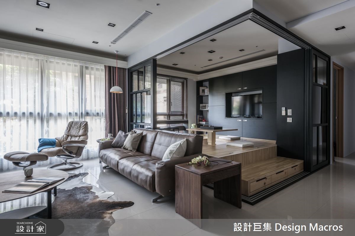 本案位於市中心高級集合住宅的低樓層,剛好對應大片綠