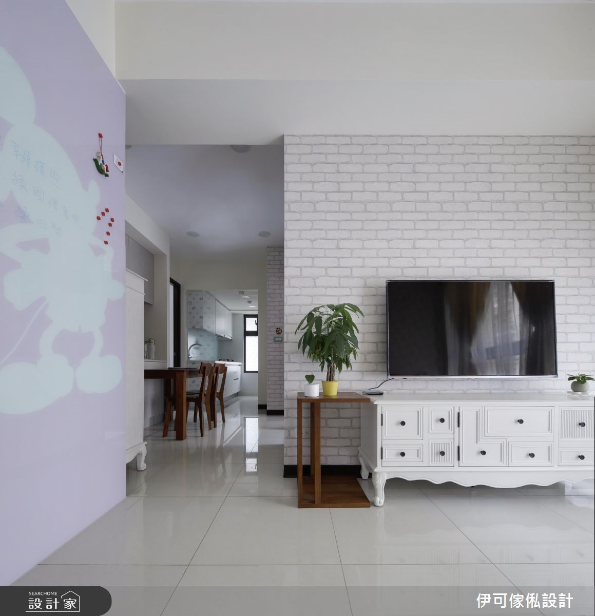 16 坪的新婚宅,設計師除了拓展小空間坪效,發揮強效