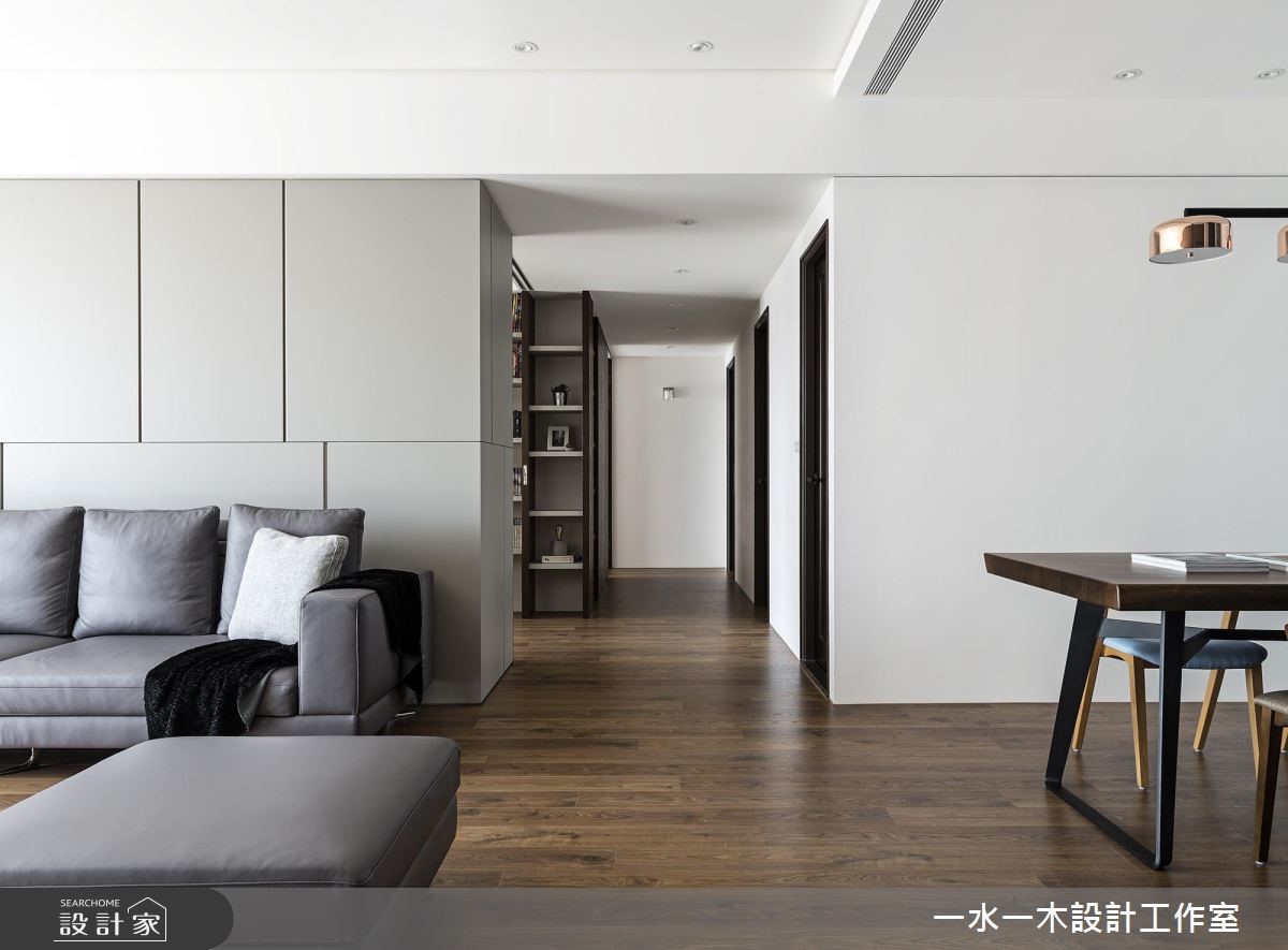 一水一木設計工作室深入一家四口的生活習性,將屋主孩