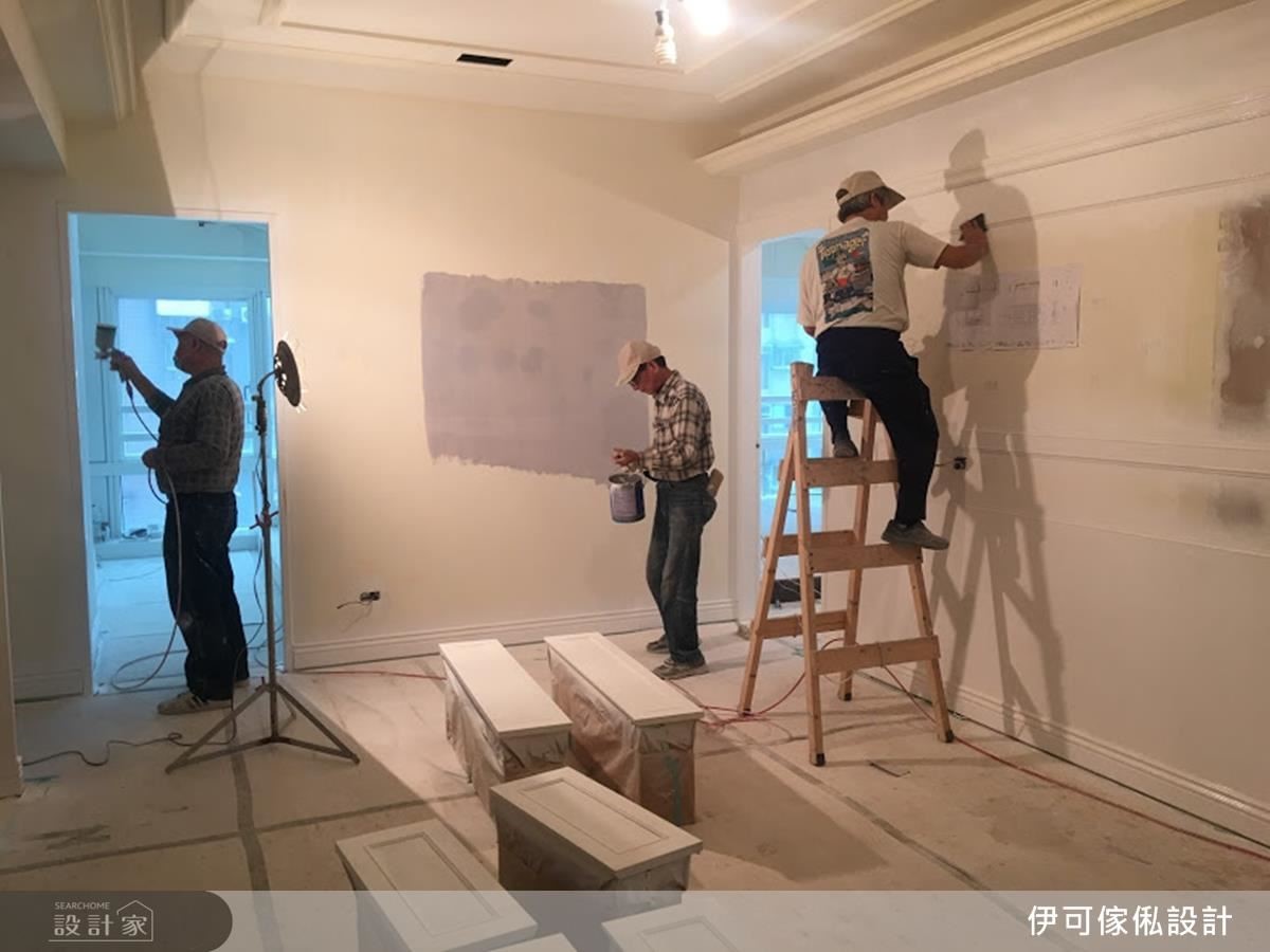 在確認內外防水沒有問題後,利用噴漆、油漆的方式,修飾原先的牆面。 在確認內外防水沒有問題後,利用噴漆、油漆的方式,修飾原先的牆面。