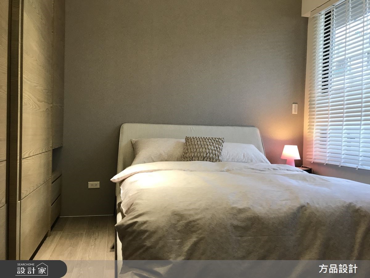35 坪住宅場域,設計師從經典的黑白彩度出發,並藉由