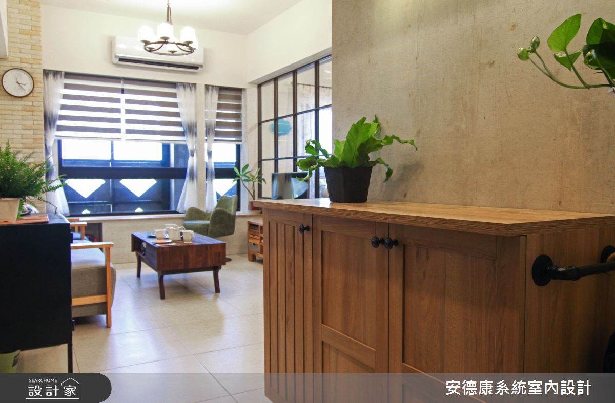 曾經從事服裝設計的屋主,喜愛鄉村和輕工業的混搭風格