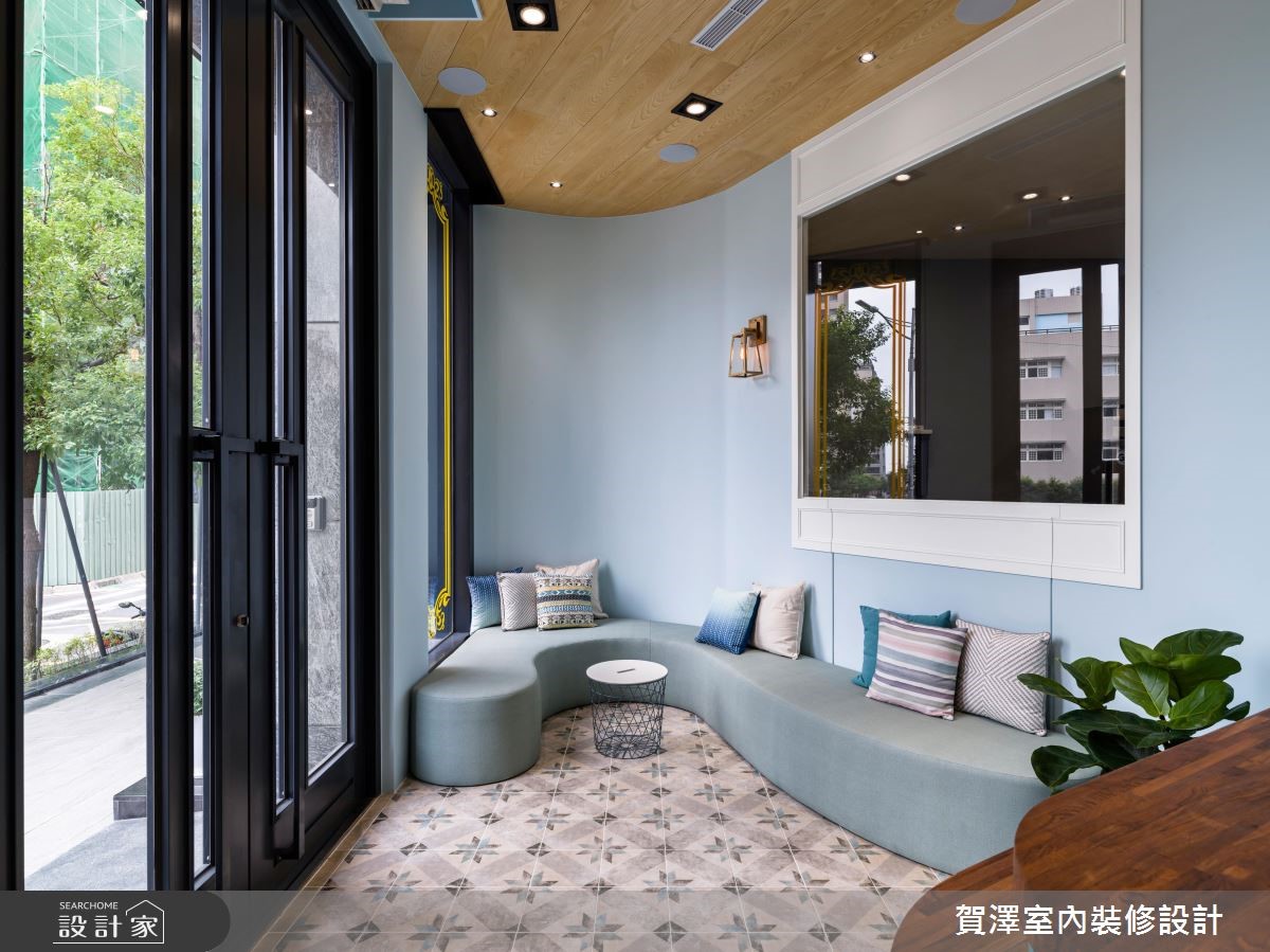 賀澤設計為了符合年輕業主的想望,在 20 坪店面腦力激