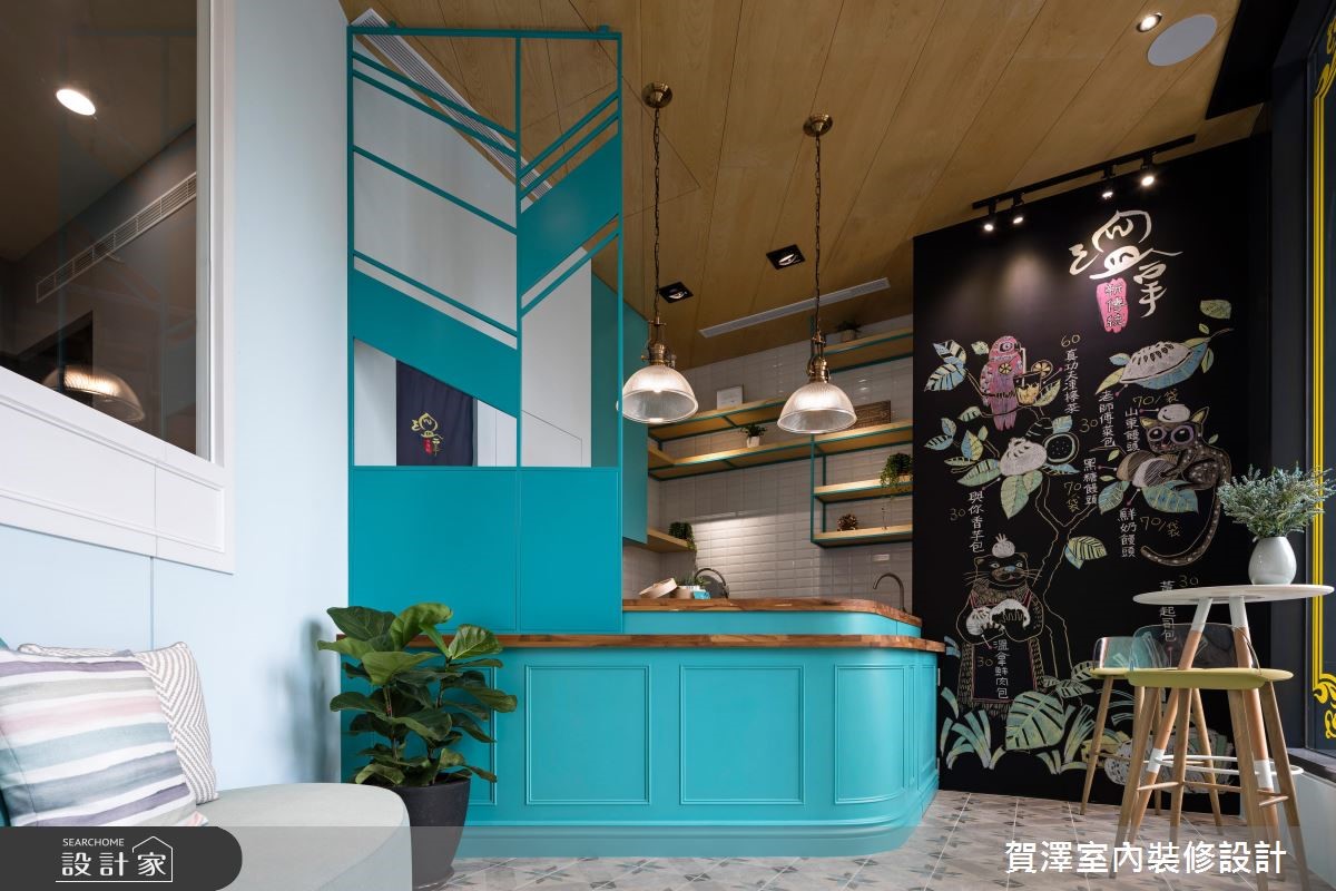 賀澤設計為了符合年輕業主的想望,在 20 坪店面腦力激