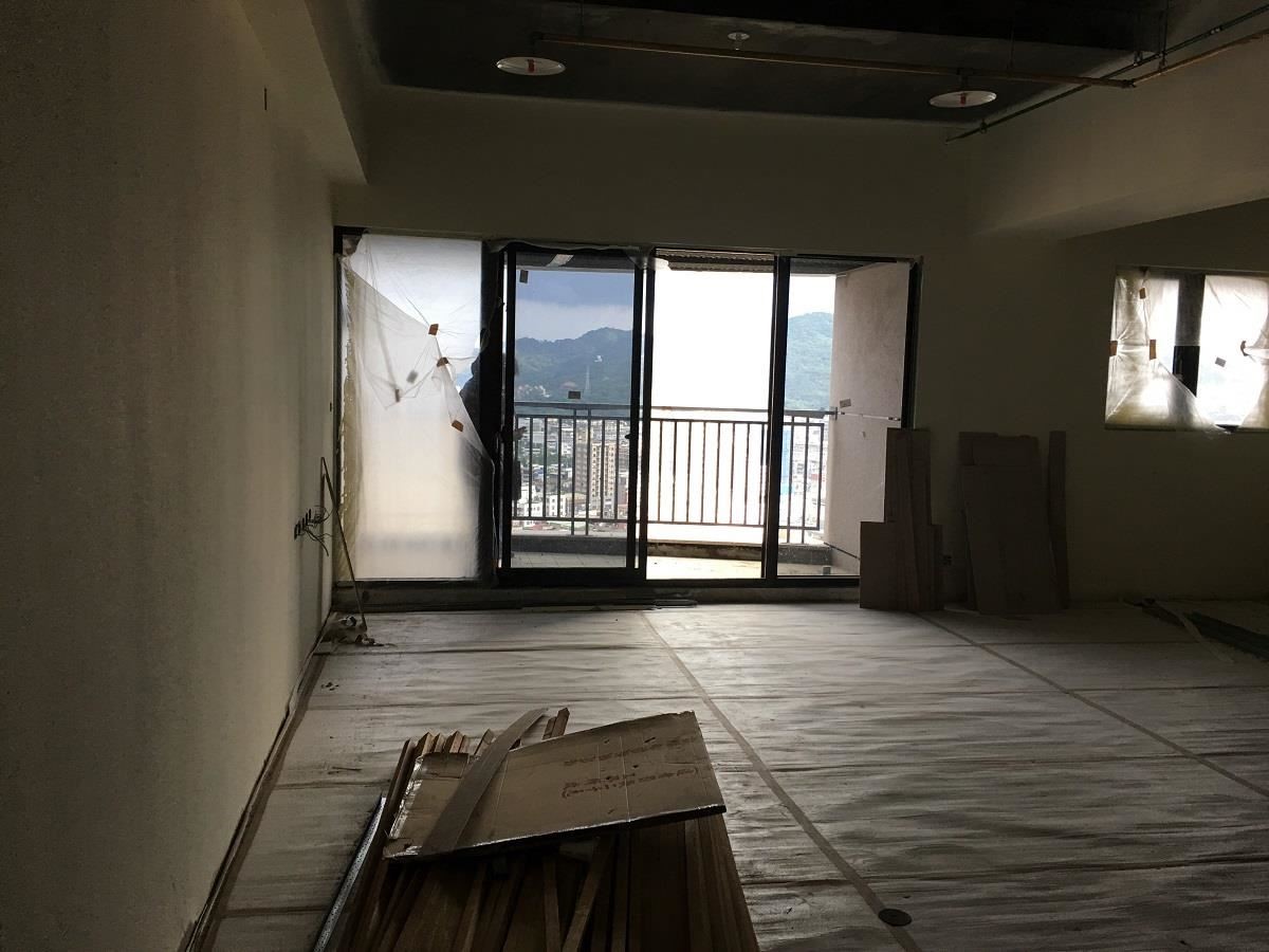 夫妻與 4 隻貓即將在 35 坪新居展開生活,認真的男屋