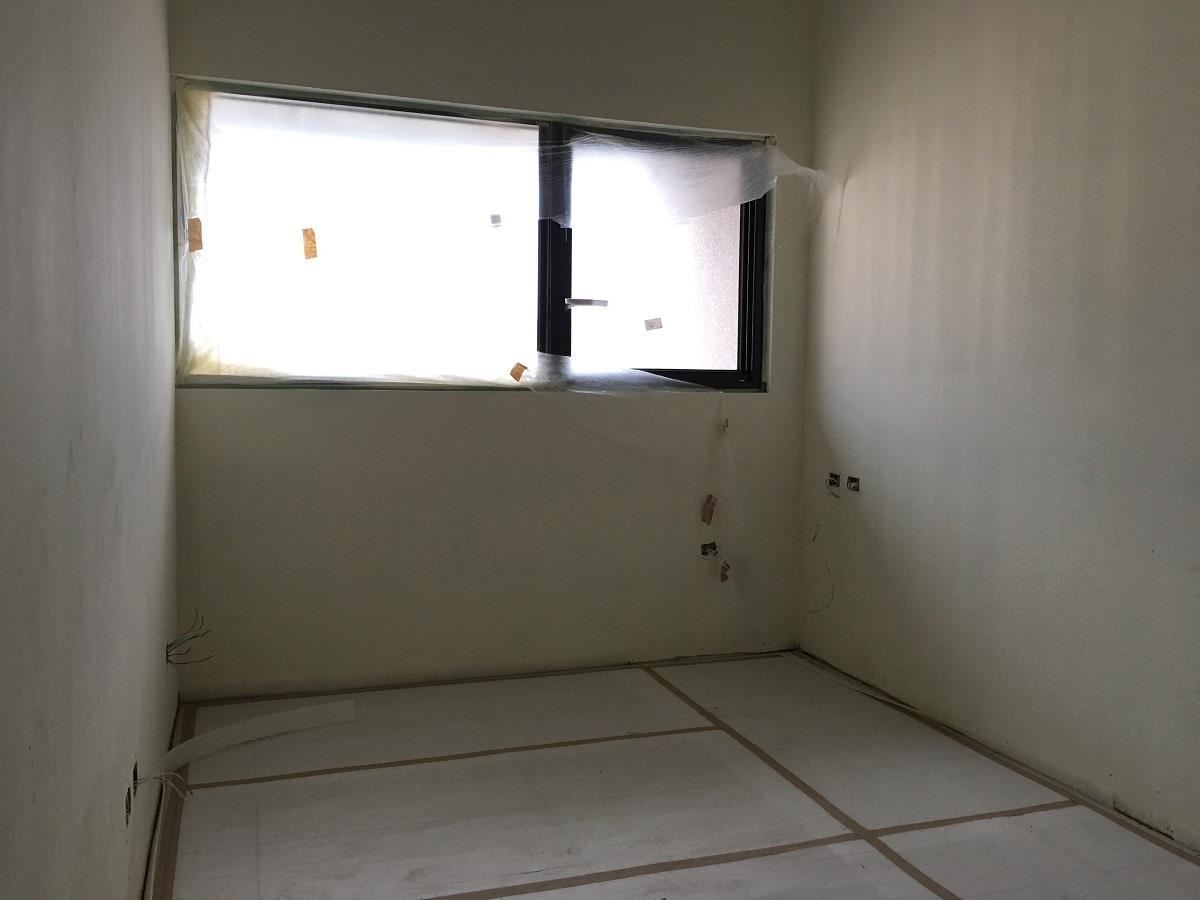 夫妻與 4 隻貓即將在 35 坪新居展開生活,認真的男屋