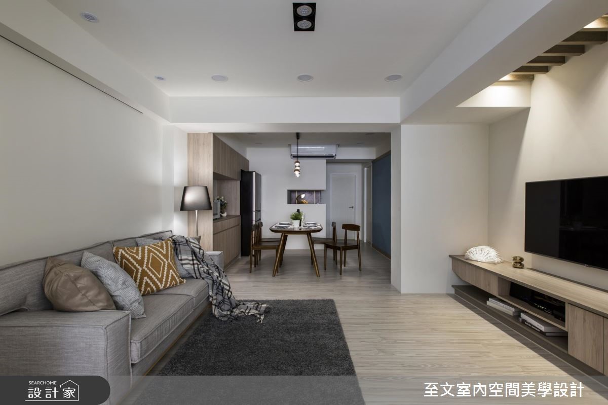 位於都市中心的老舊長形屋是台灣常見的居住形式,通常
