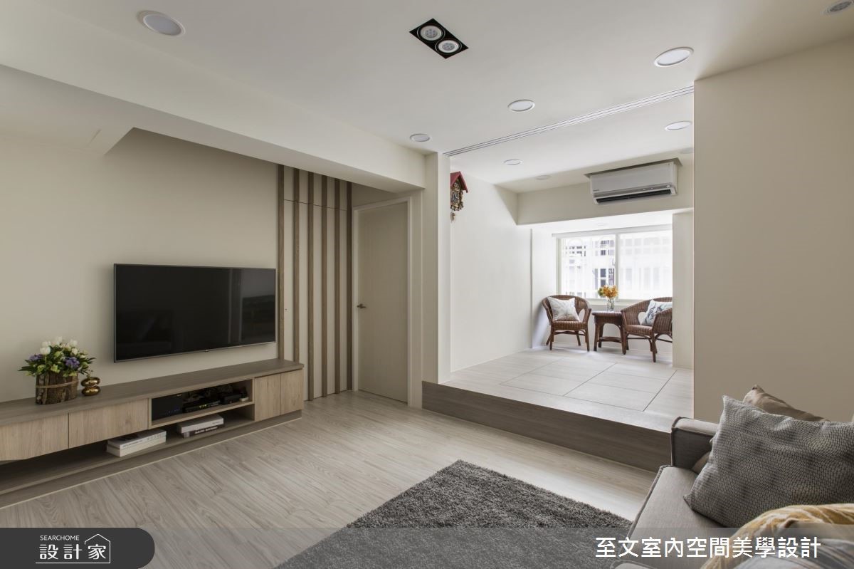 位於都市中心的老舊長形屋是台灣常見的居住形式,通常